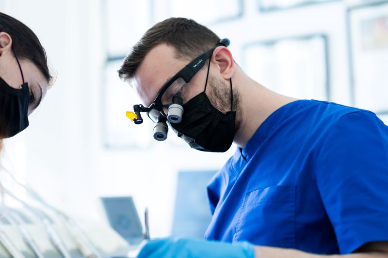 Dr. Miren Zaverski, specijalizant parodontologije, Orto Nova